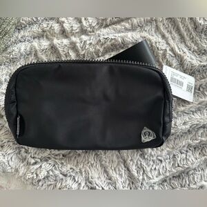 Lululemon everywhere belt bag